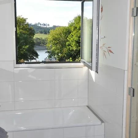 Direkt Am Diemelsee-heringhausen-willingen-toplage-sauna-3 Schlafzimmer-2 Terrassen-109 Qm-incl Waesche 度假居